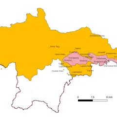Mapa pokazuje, gdzie są Pieniny, z zaznaczonymi miejscowościami jak Nowy Targ, Krościenko nad Dunajcem i Sromowce Niżne.