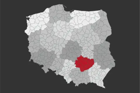 Mapa Polski z zaznaczonym na czerwono obszarem. Tu właśnie leżą Góry Świętokrzyskie, serce Polski.