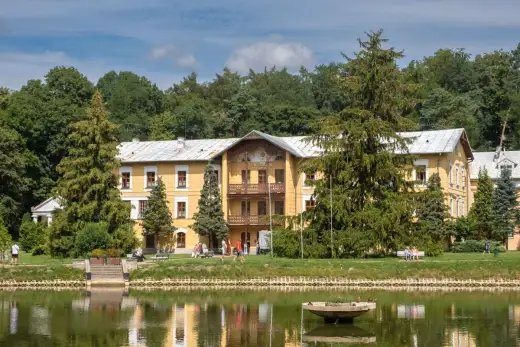 Co zobaczyć w Nałęczowie? Park Zdrojowy, muzea i wille
